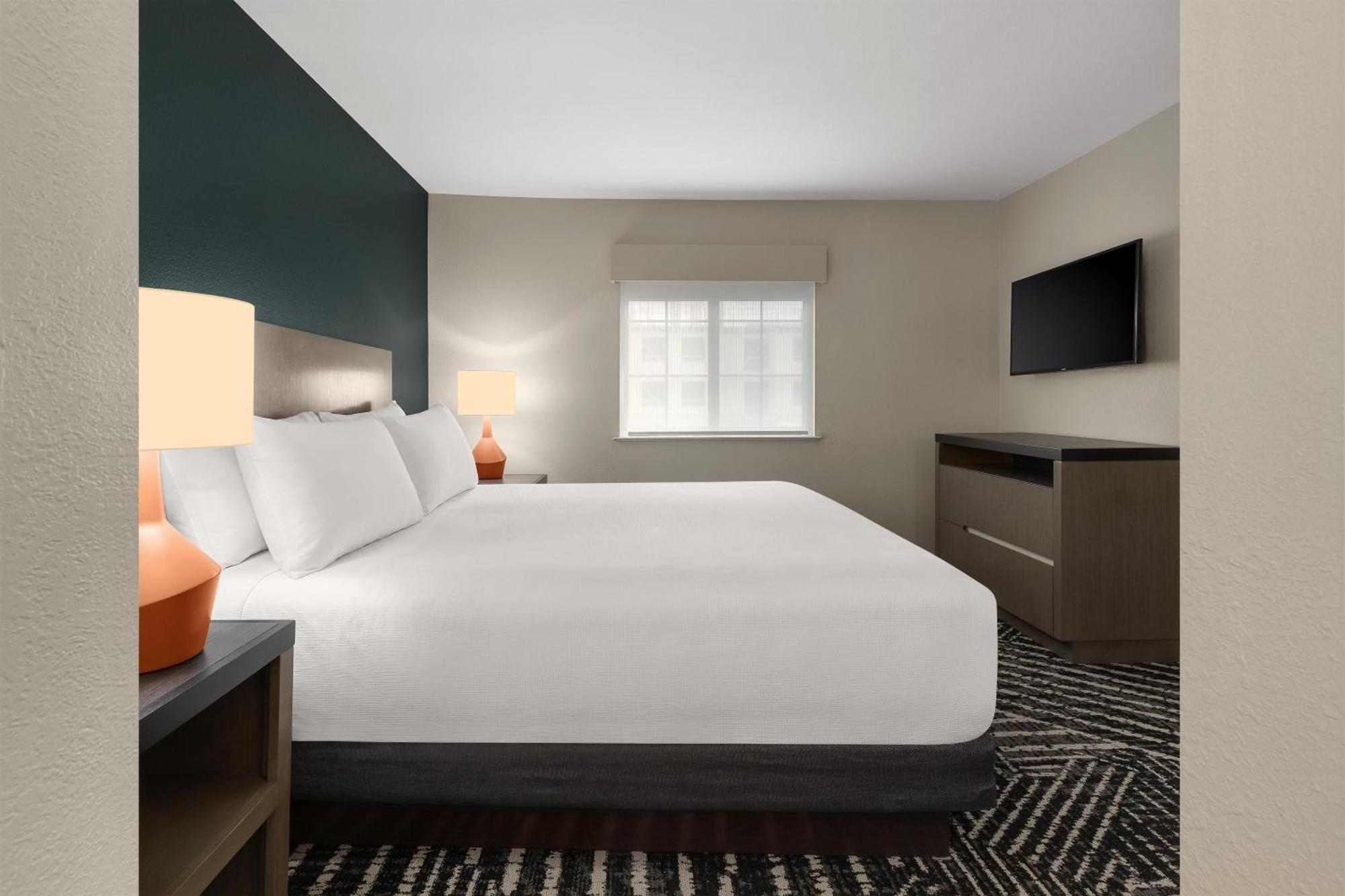 One-Bedroom King Suite